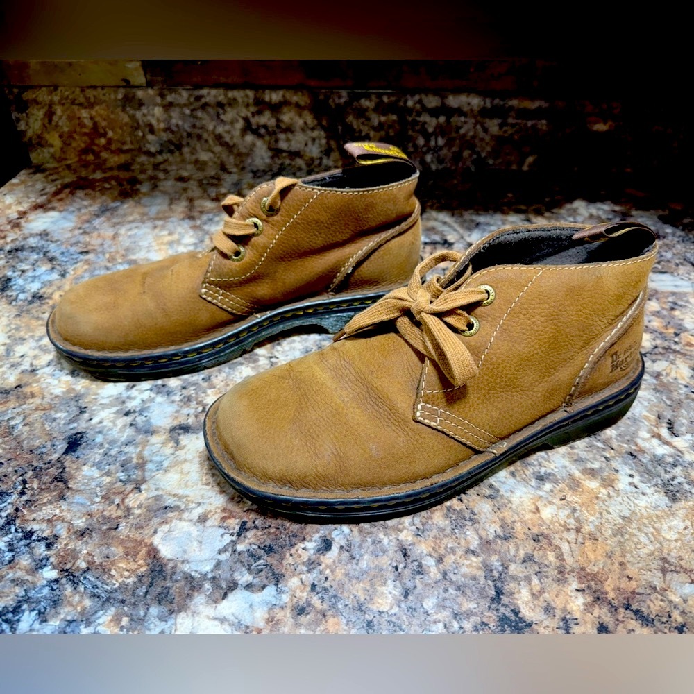 Dr. Martens Sussex chukka boots. Mens 7 ladies 8